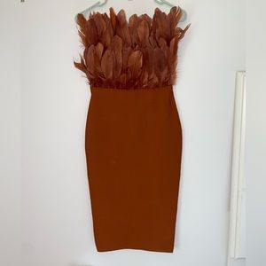New Lilly's Boutique strapless feathered bodycon midi dress size S